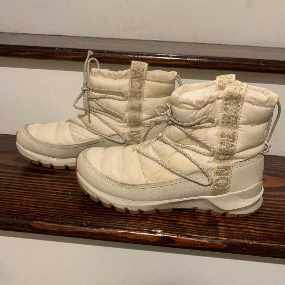 The Northface Women's Cream Quilted/furry Boots